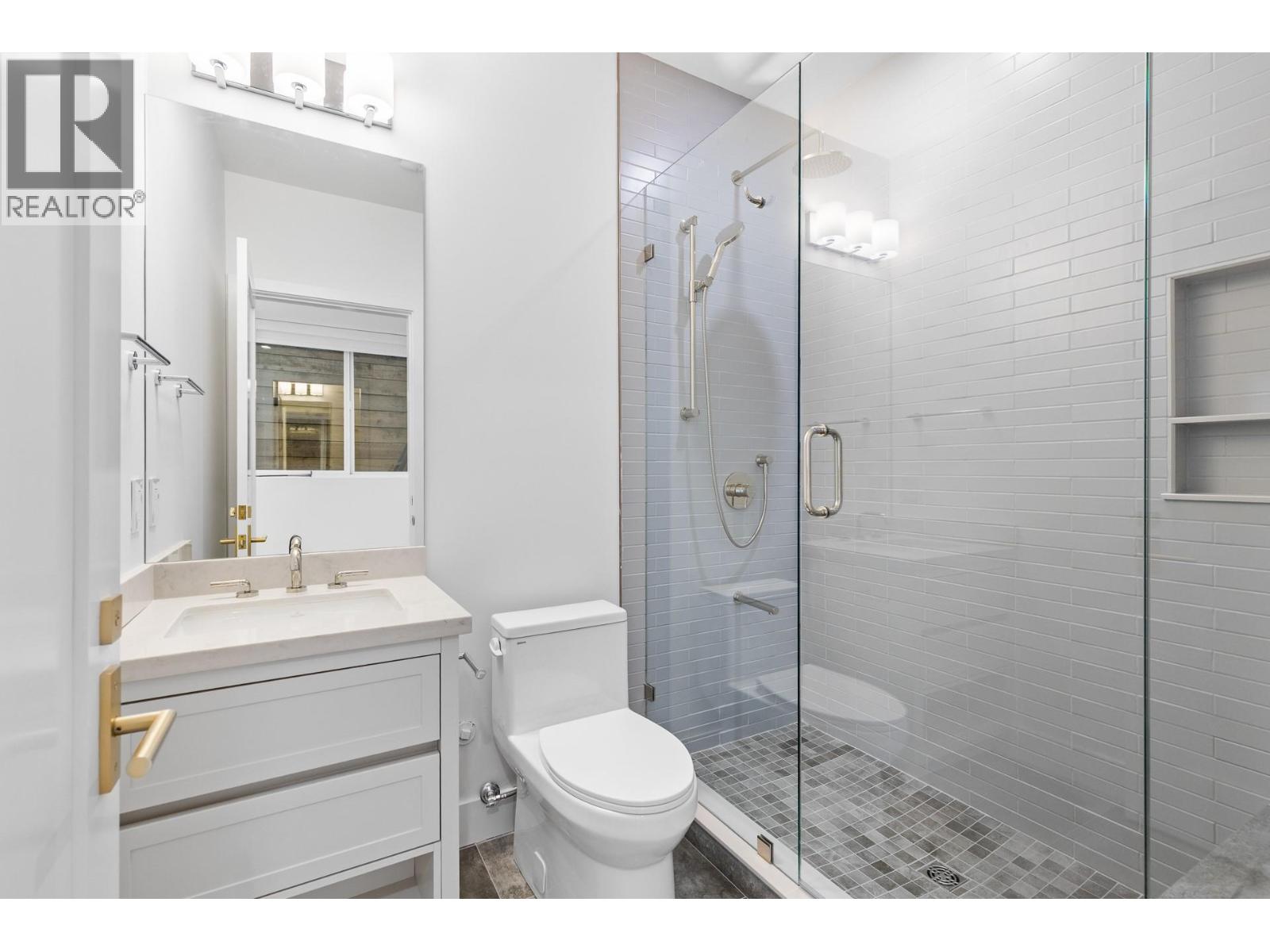  1359 Vineyard Drive, West Kelowna