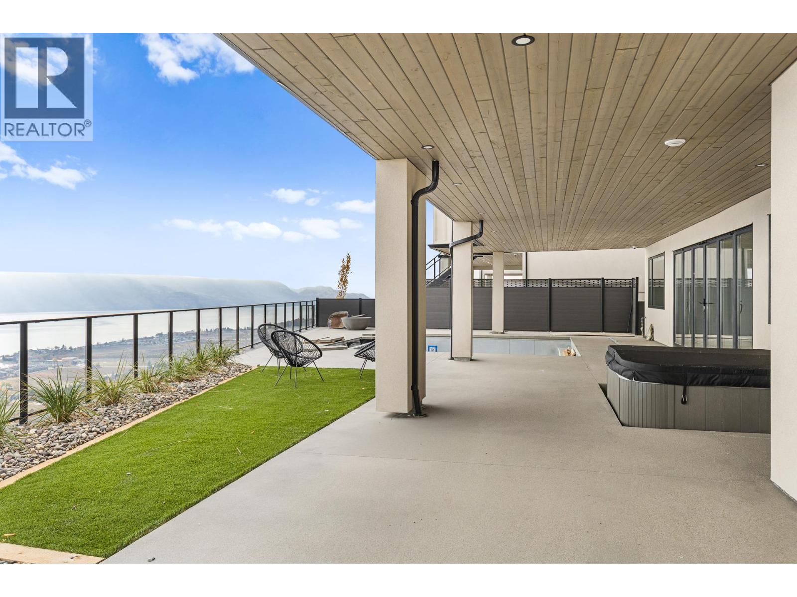  1359 Vineyard Drive, West Kelowna