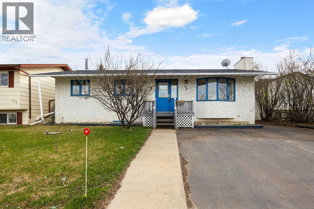 137 Parmenter Crescent, Fort McMurray