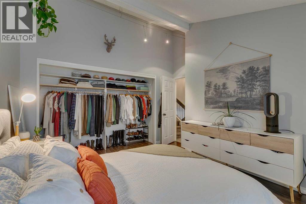 Single Family House 5 Level for Sale in  Brae Glen Court SW Braeside Calgary 