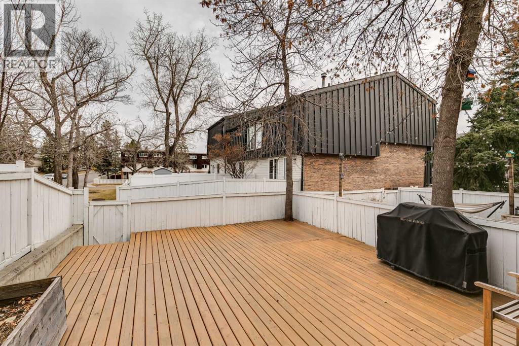 Single Family House 5 Level for Sale in  Brae Glen Court SW Braeside Calgary 