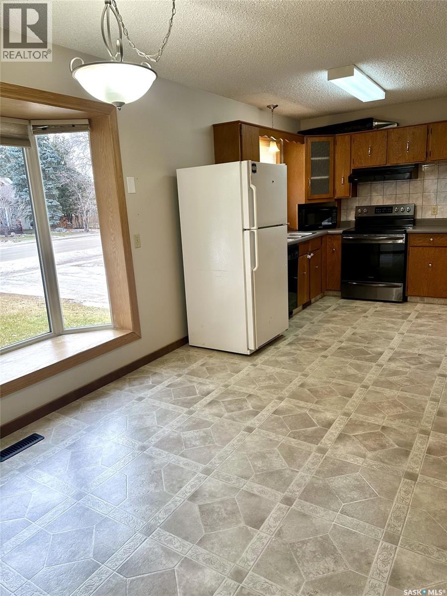 205 Aspen STREET - Photo 5 of 29, Leroy, Saskatchewan