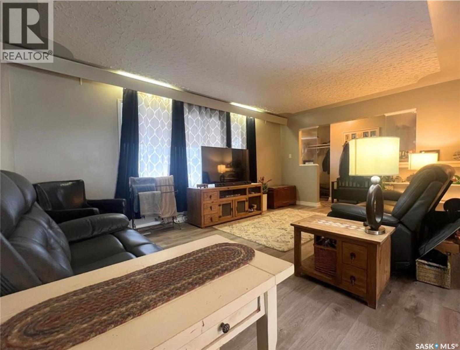 Single Family House Bungalow for Sale in  th AVENUE NW Swift Current 