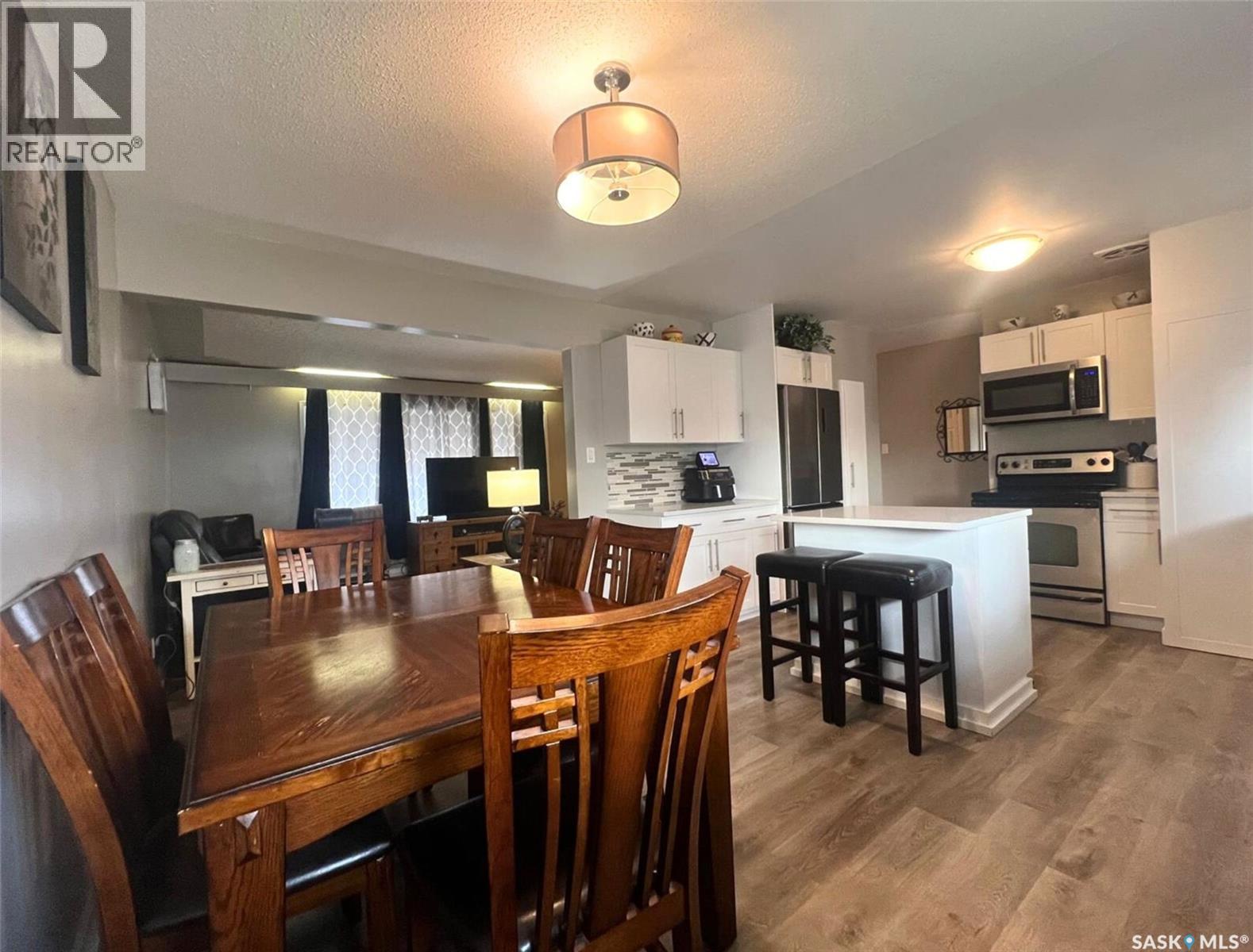 Single Family House Bungalow for Sale in  th AVENUE NW Swift Current 