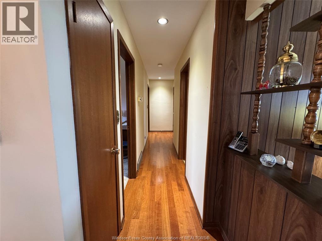 1239 OXFORD AVENUE - 11