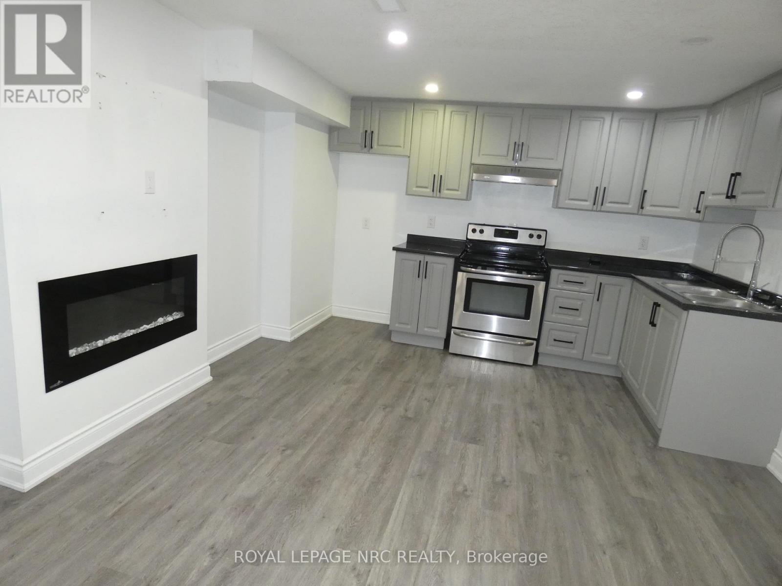 LOWER UNIT - 7857 SASSAFRAS TRAIL - Photo 2 of 8, Niagara Falls (Brown), Ontario