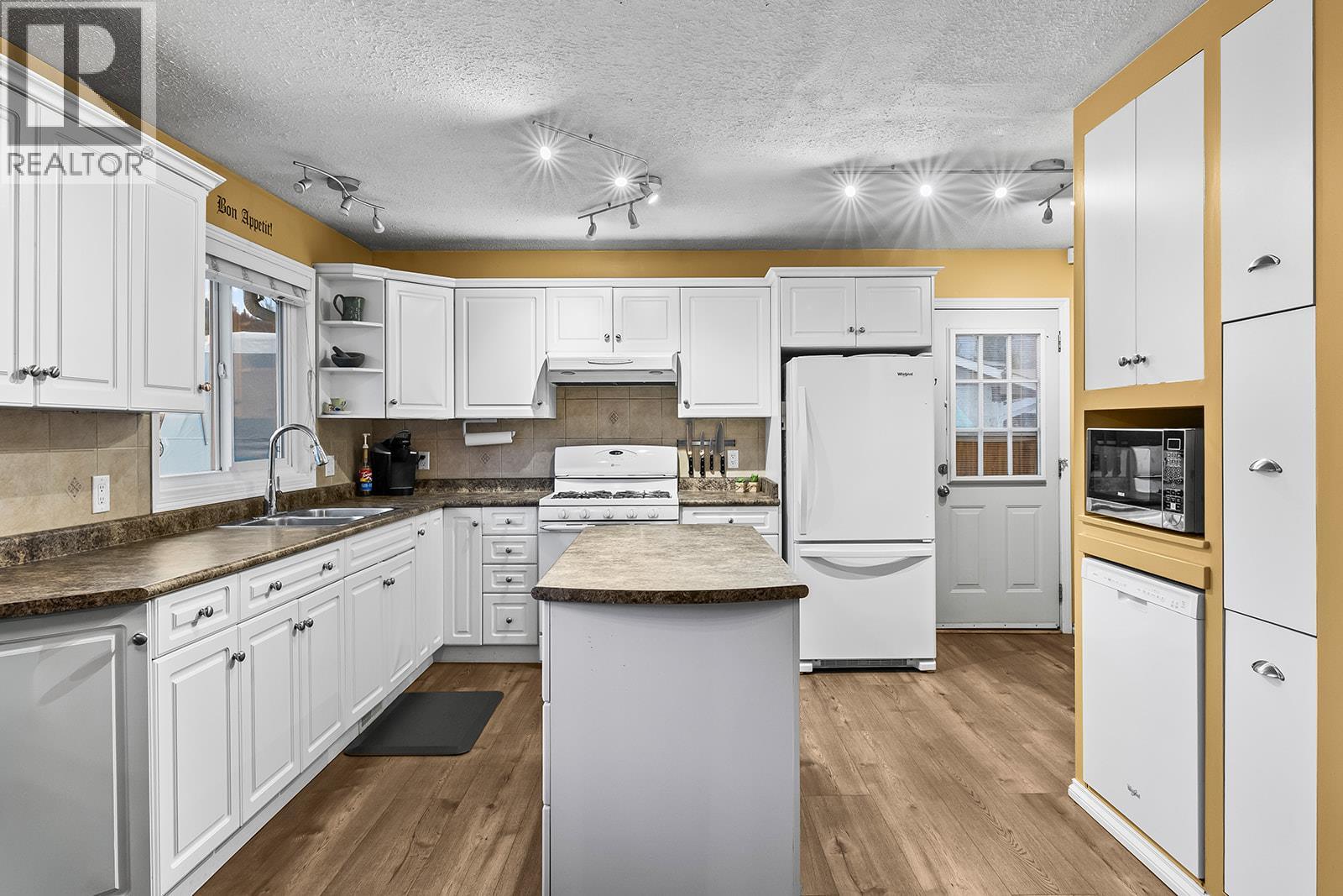  3345 Gates Road, West Kelowna