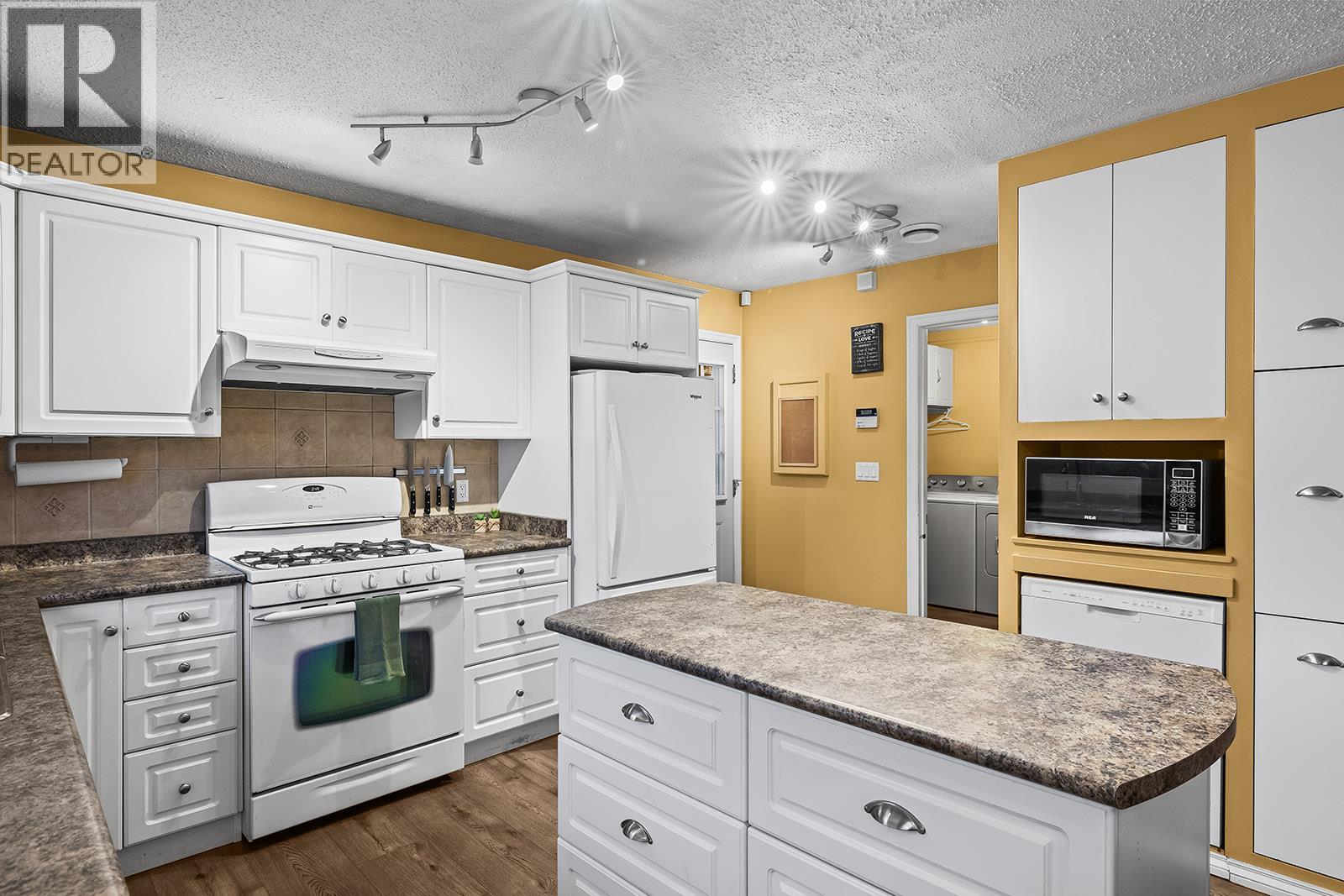  3345 Gates Road, West Kelowna