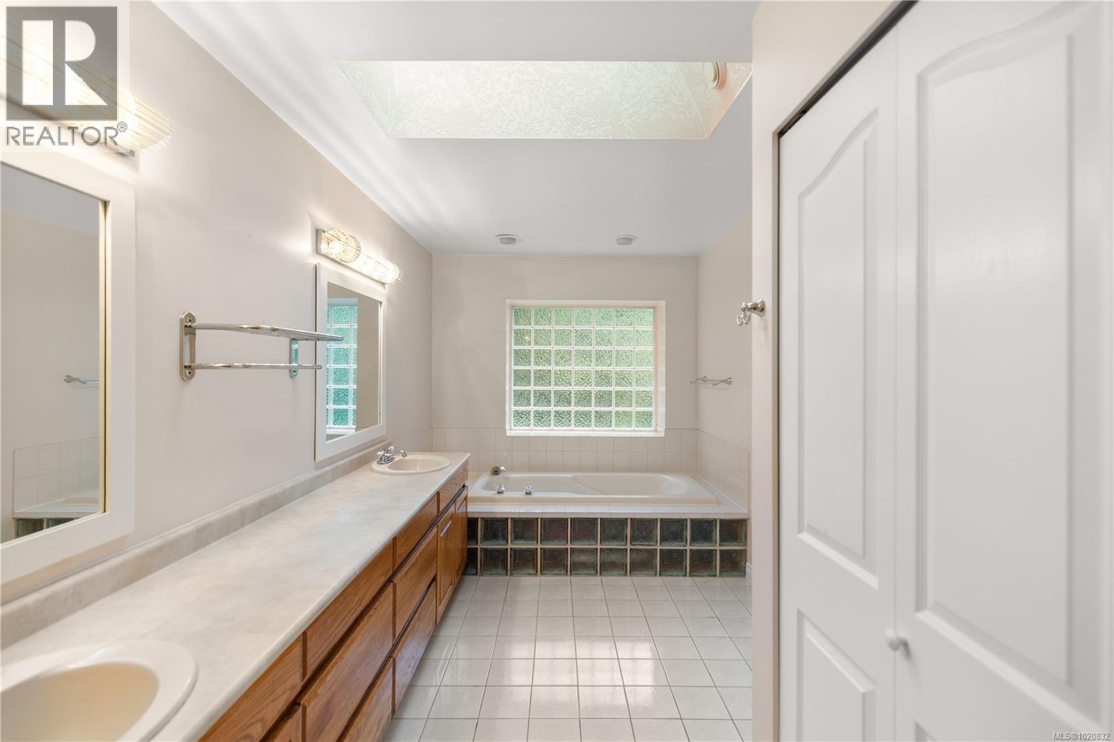 3355 Grey Manor Rd, Cobble Hill