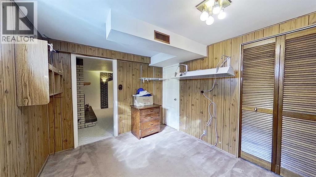 Single Family House Bungalow for Sale in  Montrose Crescent NE Winston Heights/Mountview Calgary 