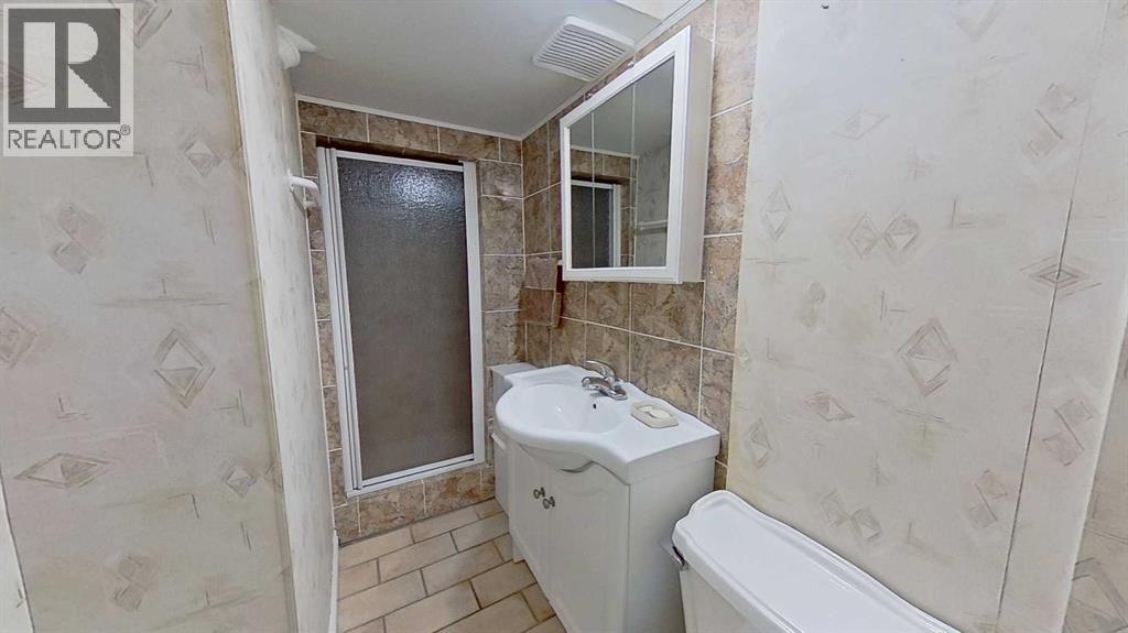 Single Family House Bungalow for Sale in  Montrose Crescent NE Winston Heights/Mountview Calgary 