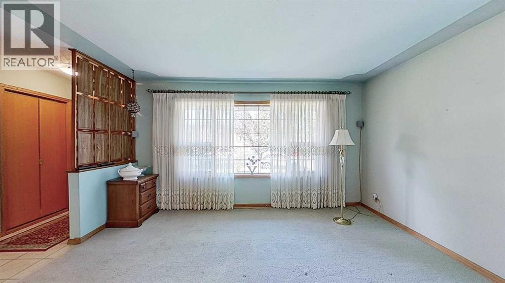 Single Family House Bungalow for Sale in  Montrose Crescent NE Winston Heights/Mountview Calgary 