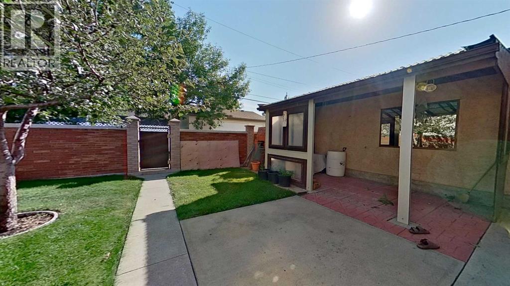 Single Family House Bungalow for Sale in  Montrose Crescent NE Winston Heights/Mountview Calgary 