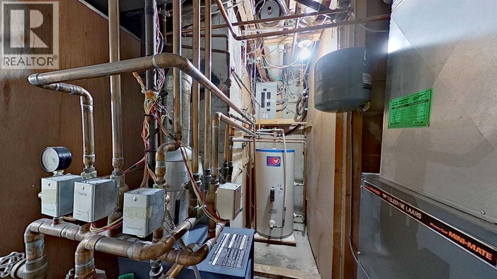 Single Family House Bungalow for Sale in  Montrose Crescent NE Winston Heights/Mountview Calgary 