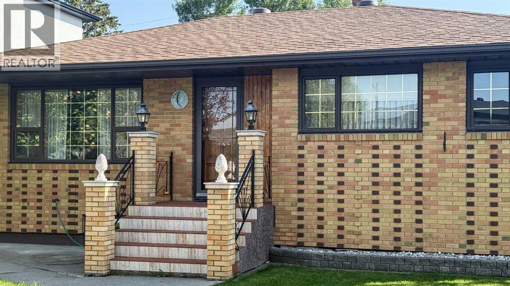 Single Family House Bungalow for Sale in  Montrose Crescent NE Winston Heights/Mountview Calgary 