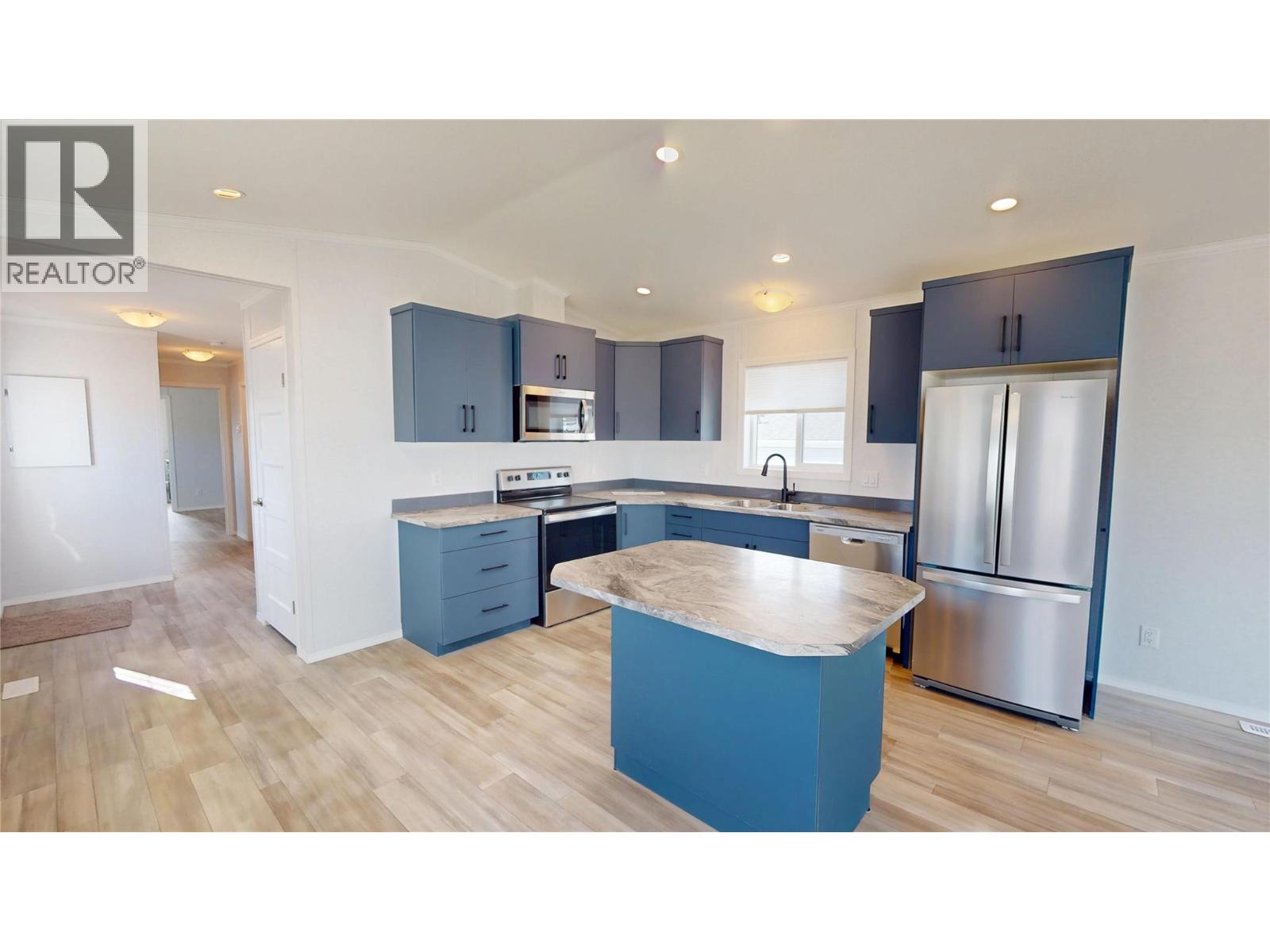 528 Steepleview Avenue NW, Cranbrook