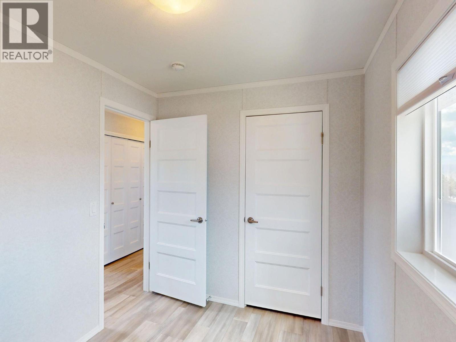 528 Steepleview Avenue NW, Cranbrook