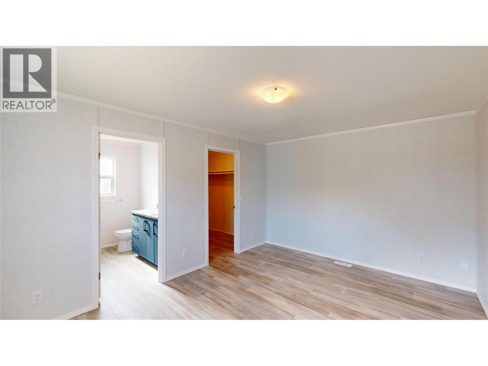 528 Steepleview Avenue NW, Cranbrook