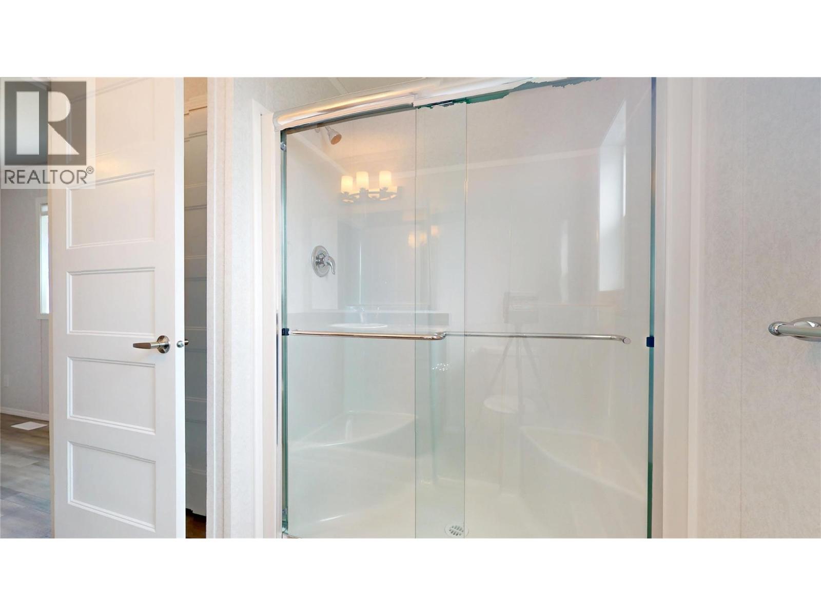 528 Steepleview Avenue NW, Cranbrook