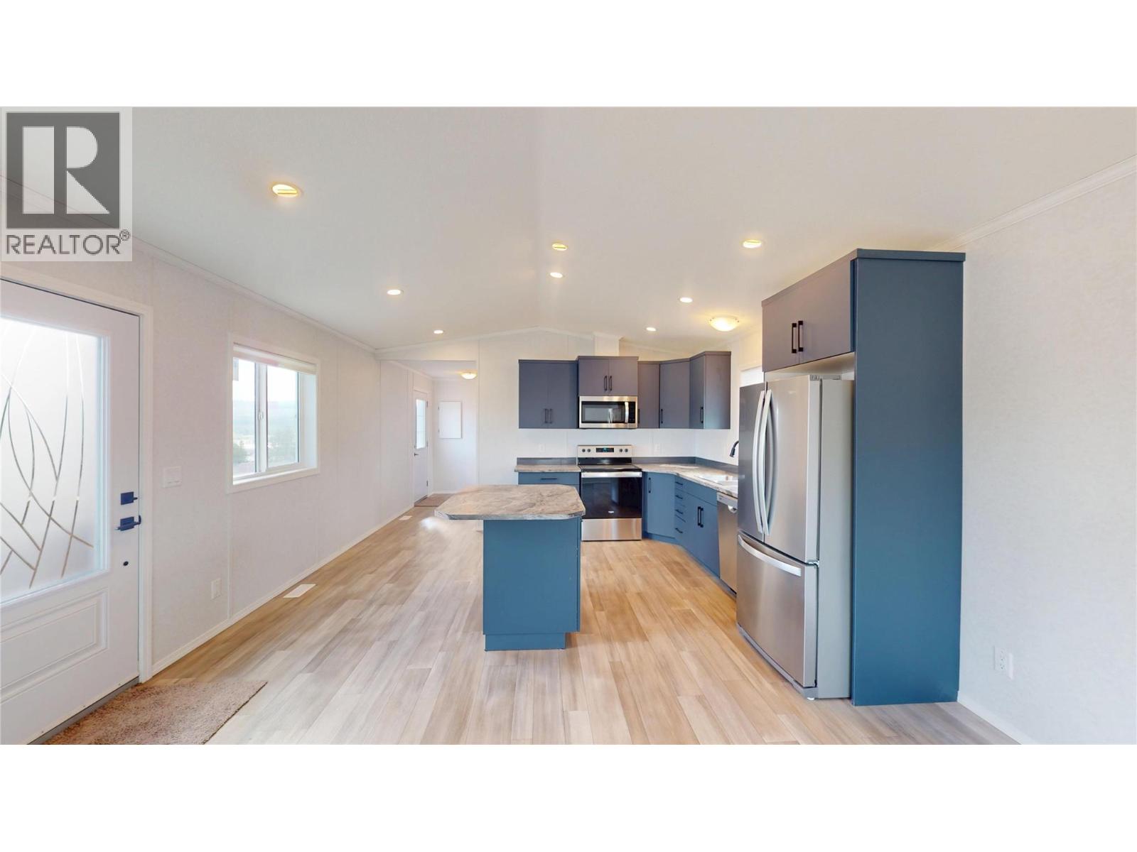 528 Steepleview Avenue NW, Cranbrook