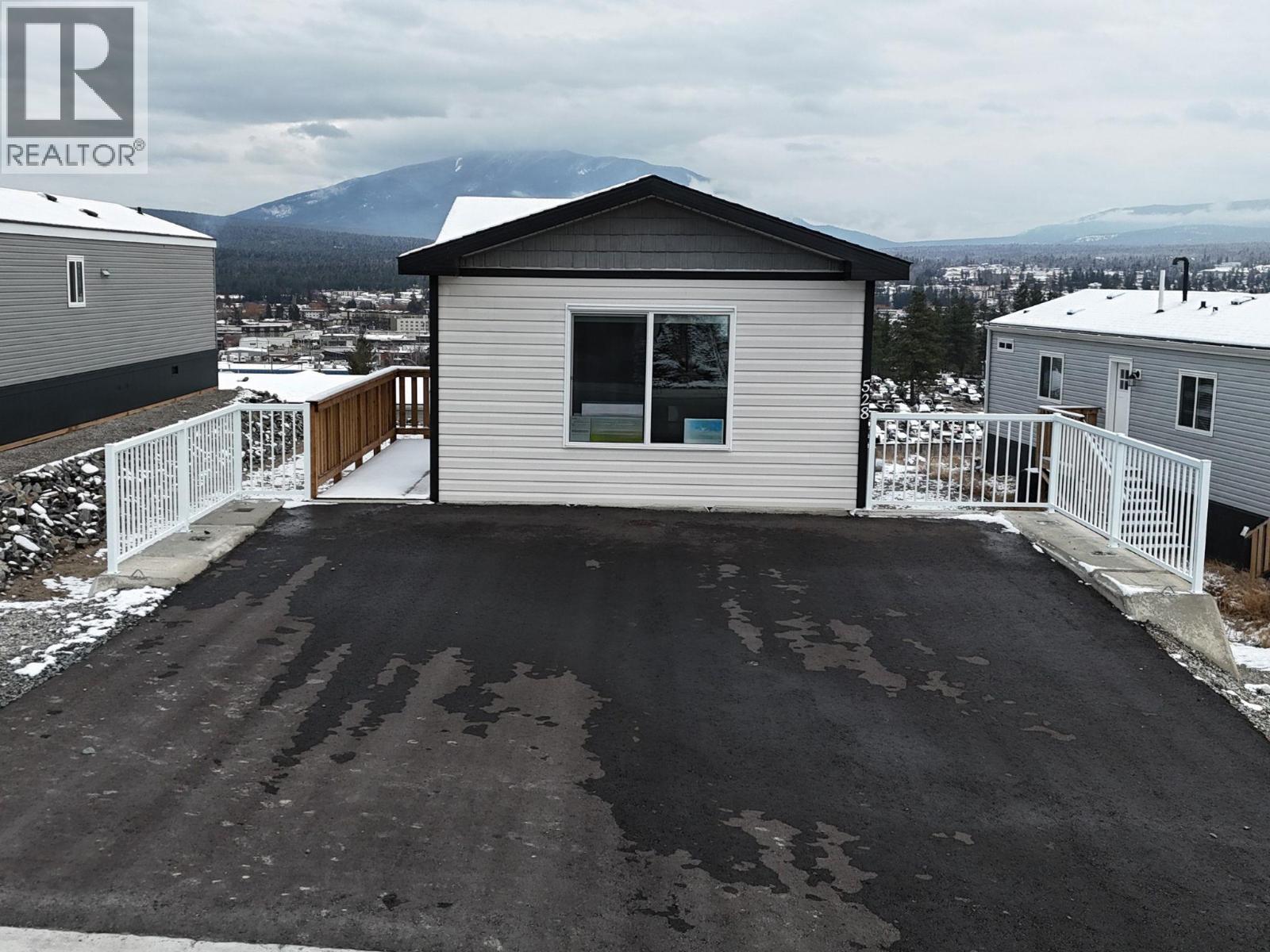 528 Steepleview Avenue NW, Cranbrook