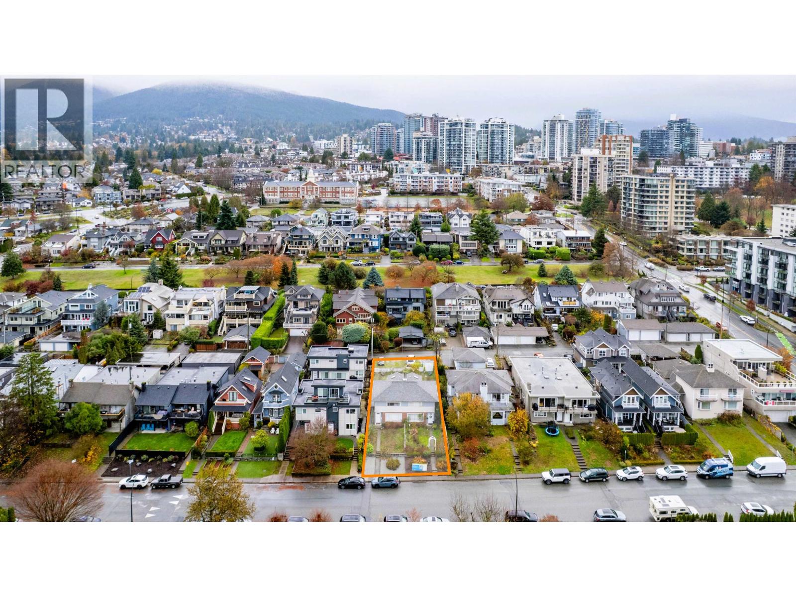 226-228 W 5TH STREET, North Vancouver
