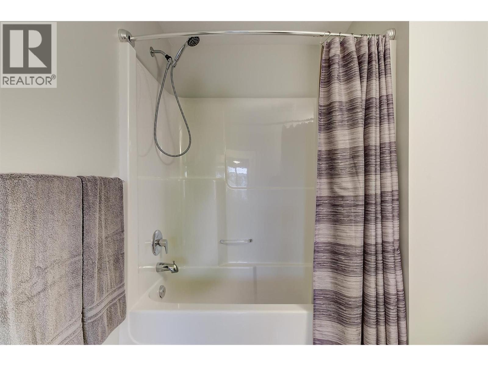 218 3733 Casorso Road, Kelowna