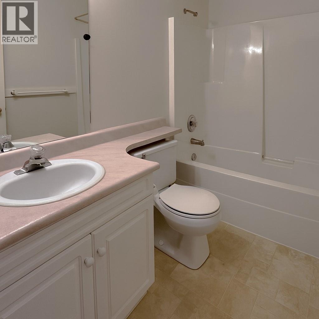 201 420 4 Avenue Southeast, Salmon Arm