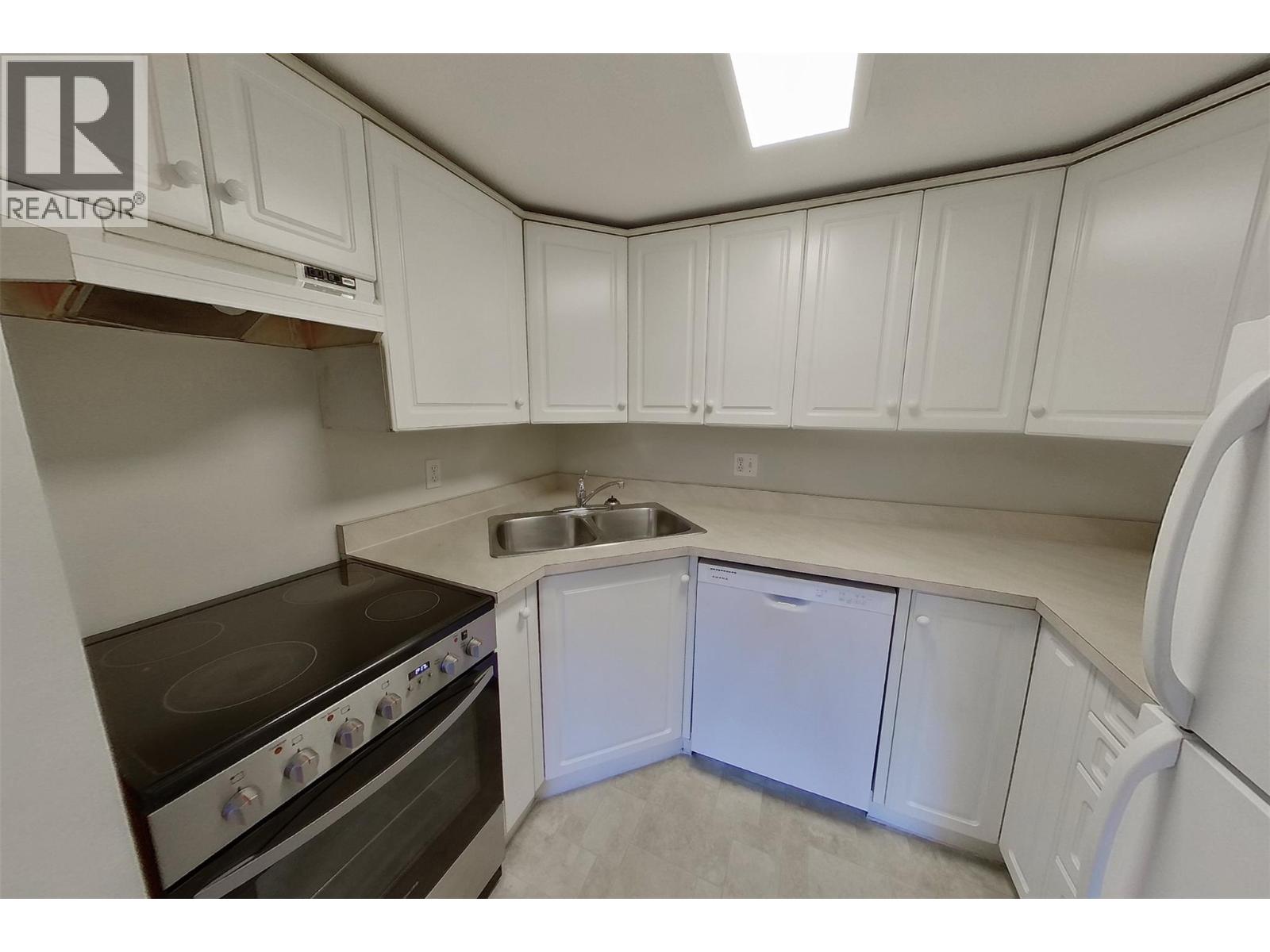 201 420 4 Avenue Southeast, Salmon Arm