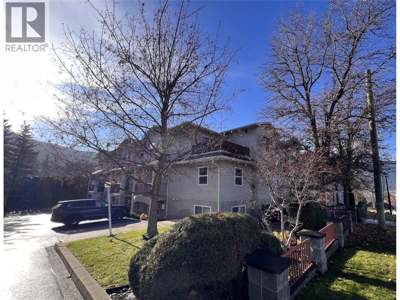 201 420 4 Avenue Southeast, Salmon Arm