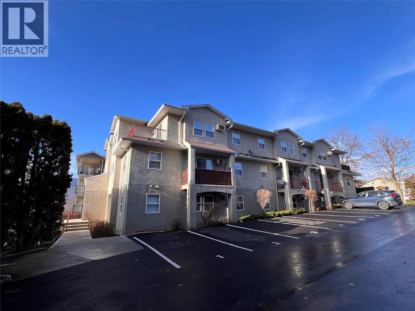 201 420 4 Avenue Southeast, Salmon Arm