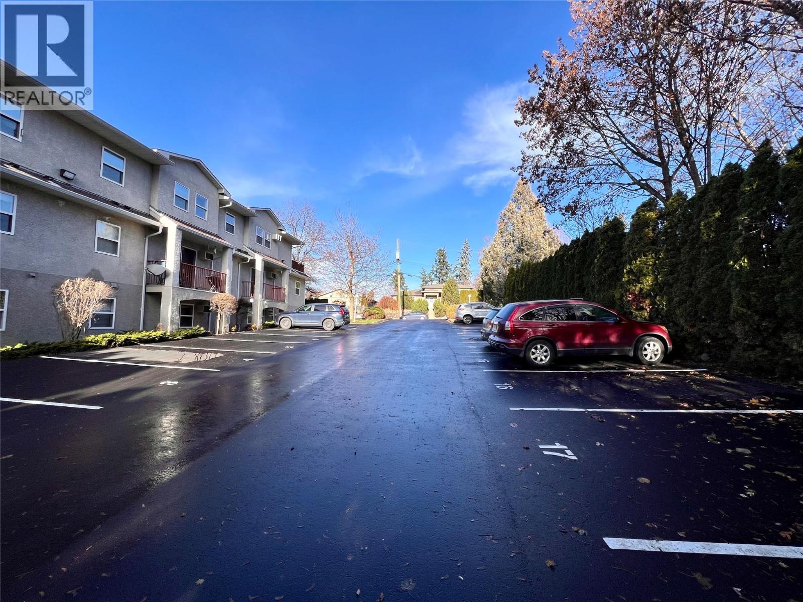 201 420 4 Avenue Southeast, Salmon Arm