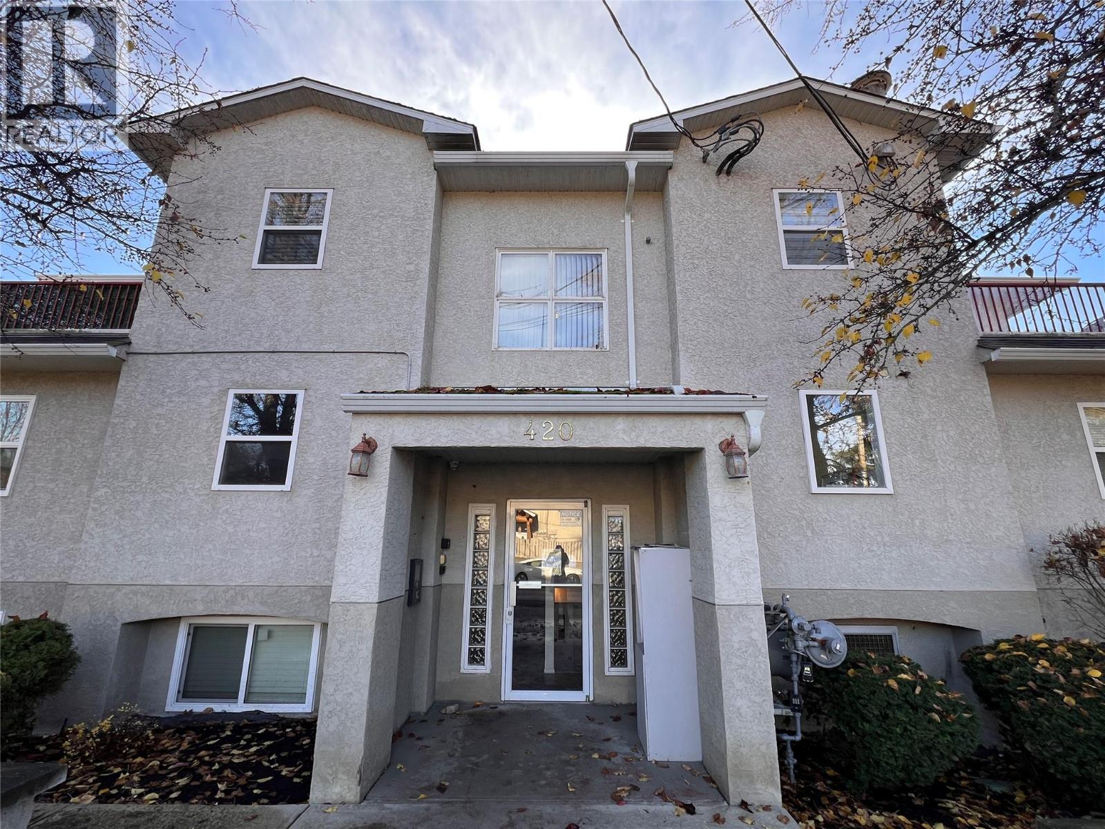 201 420 4 Avenue Southeast, Salmon Arm