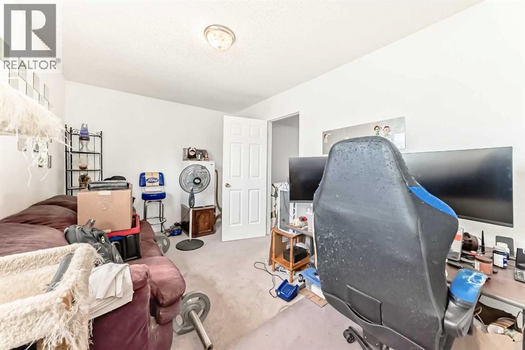 Single Family House for Sale in  Temple Drive NE Temple Calgary 