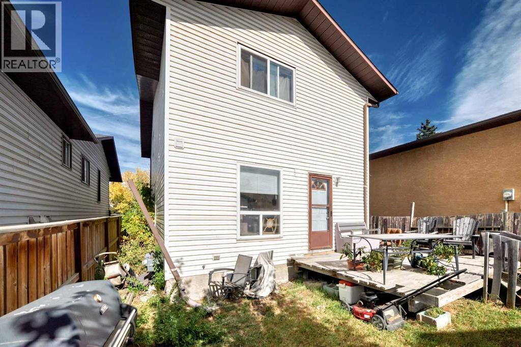 Single Family House for Sale in  Temple Drive NE Temple Calgary 