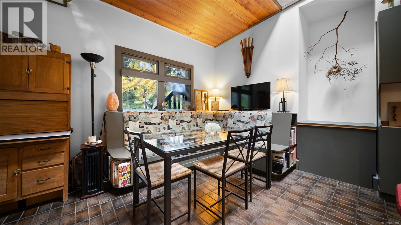  1168 Burnside Road West, Saanich