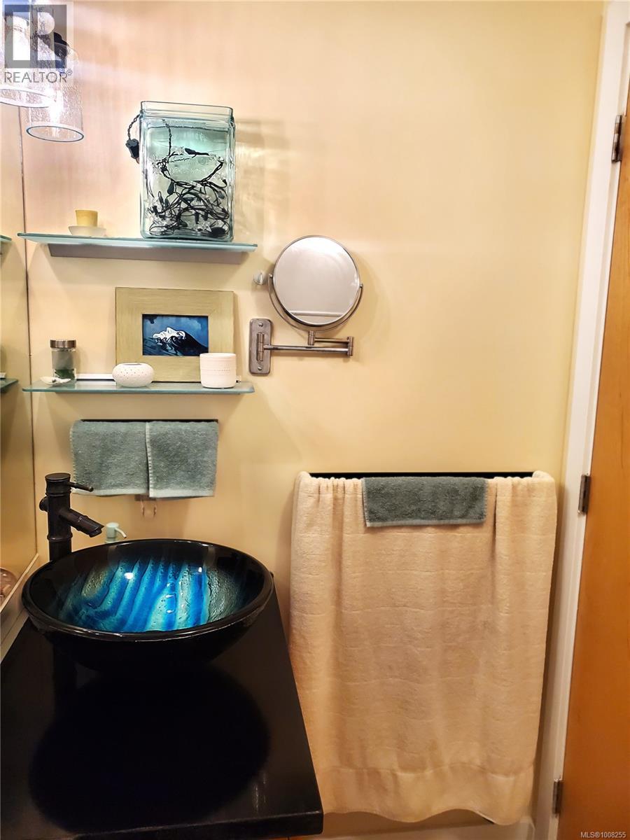 212 409 Swift Street, Victoria