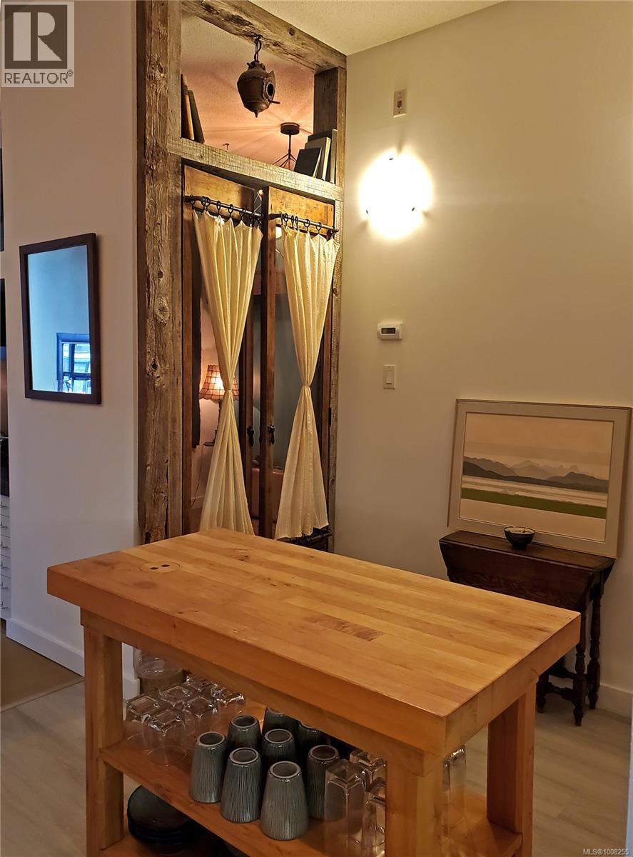 212 409 Swift Street, Victoria