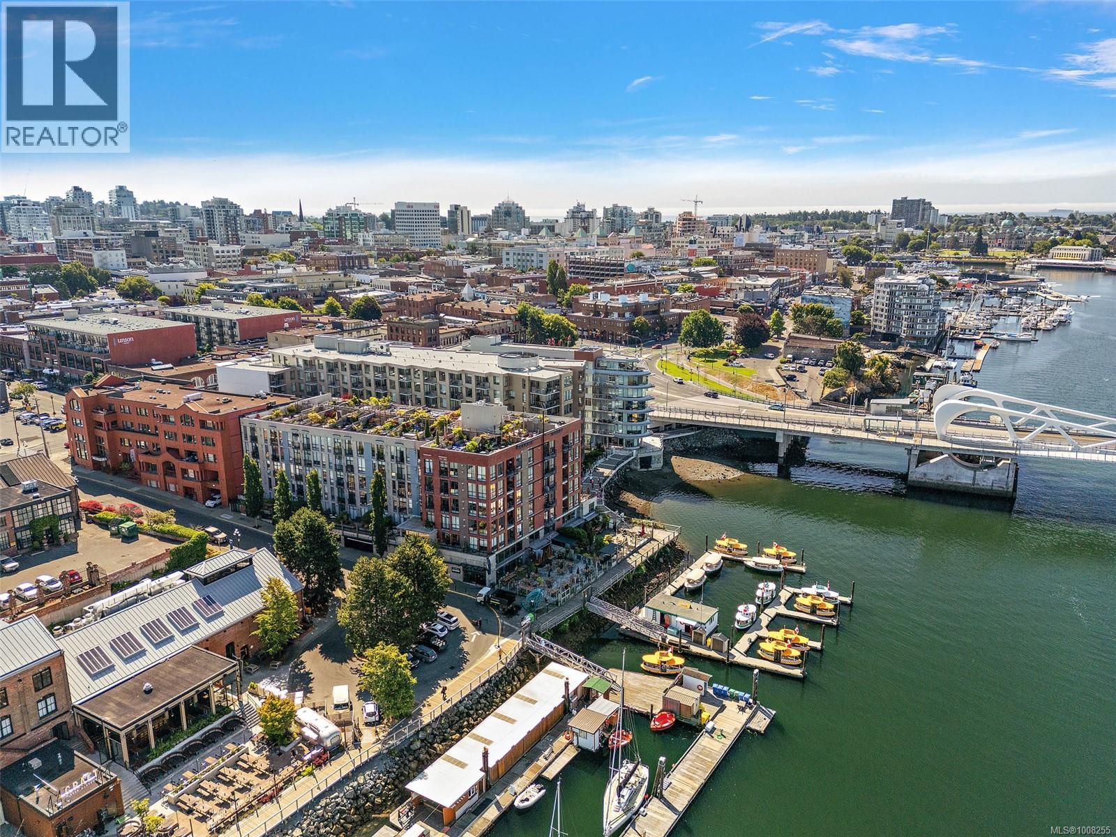 212 409 Swift Street, Victoria