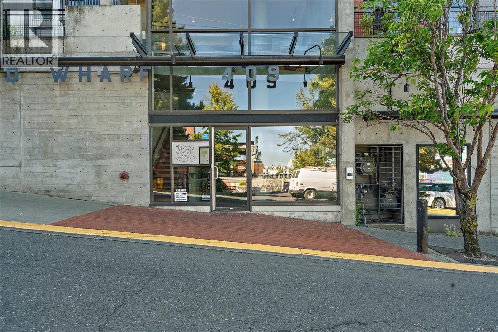 212 409 Swift Street, Victoria