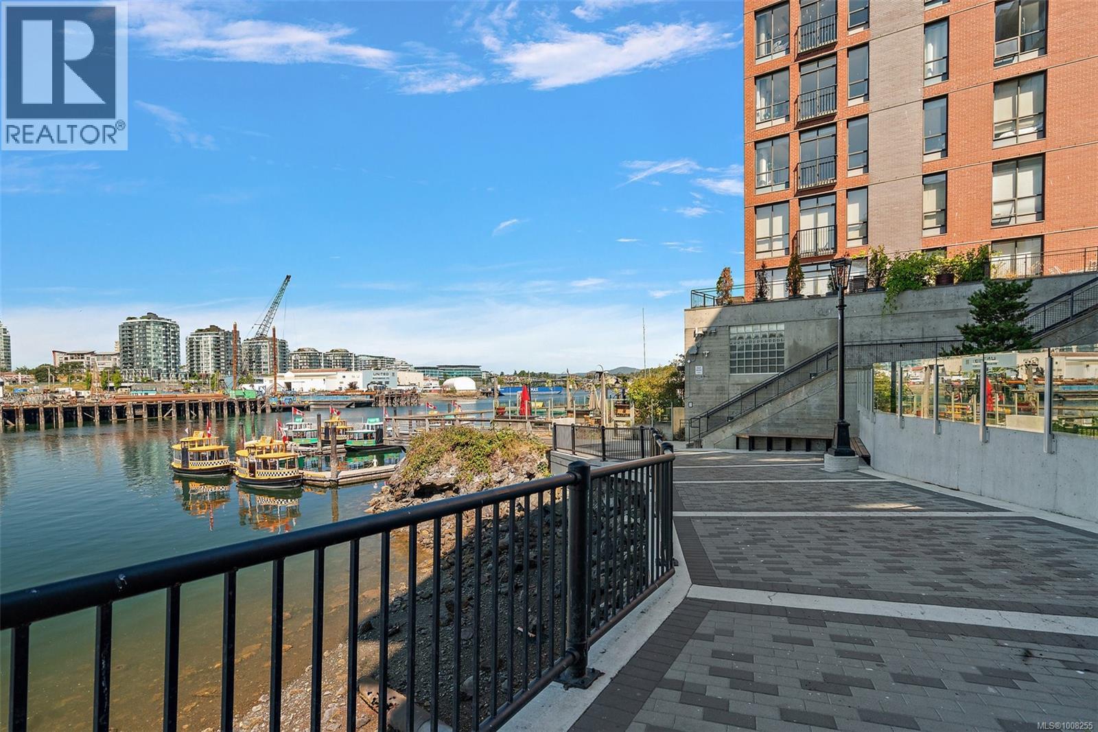 212 409 Swift Street, Victoria