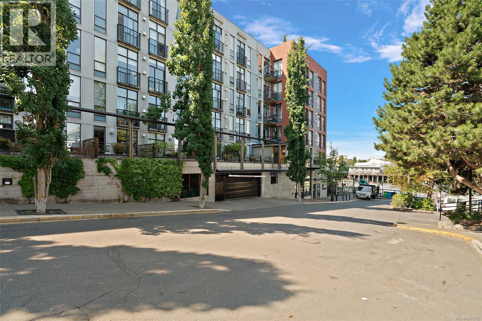 212 409 Swift Street, Victoria