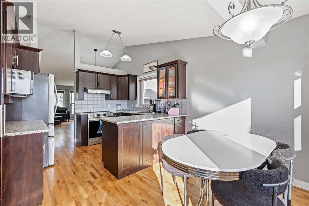 Single Family House Bi-level for Sale in  Shannon Circle SW Shawnessy Calgary 