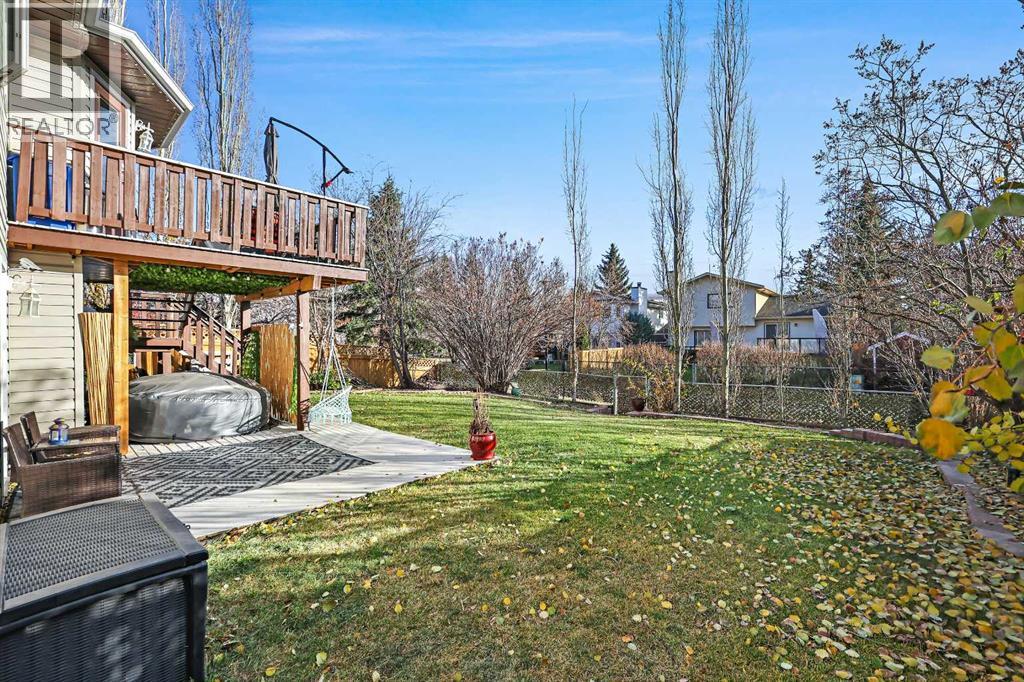 Single Family House Bi-level for Sale in  Shannon Circle SW Shawnessy Calgary 