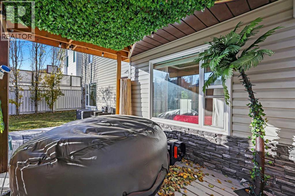 Single Family House Bi-level for Sale in  Shannon Circle SW Shawnessy Calgary 