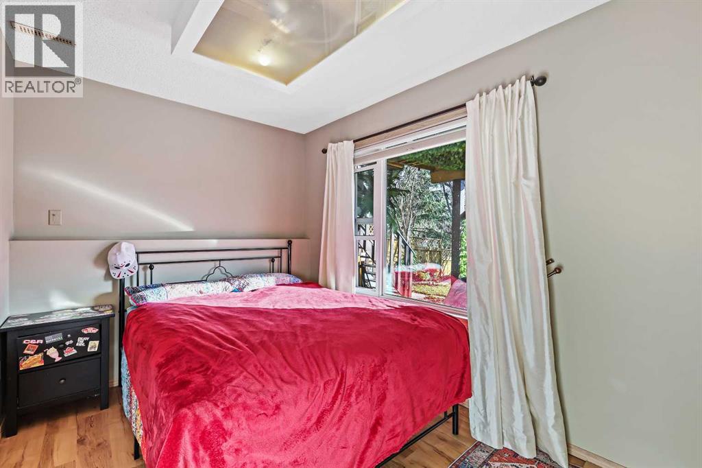 Single Family House Bi-level for Sale in  Shannon Circle SW Shawnessy Calgary 