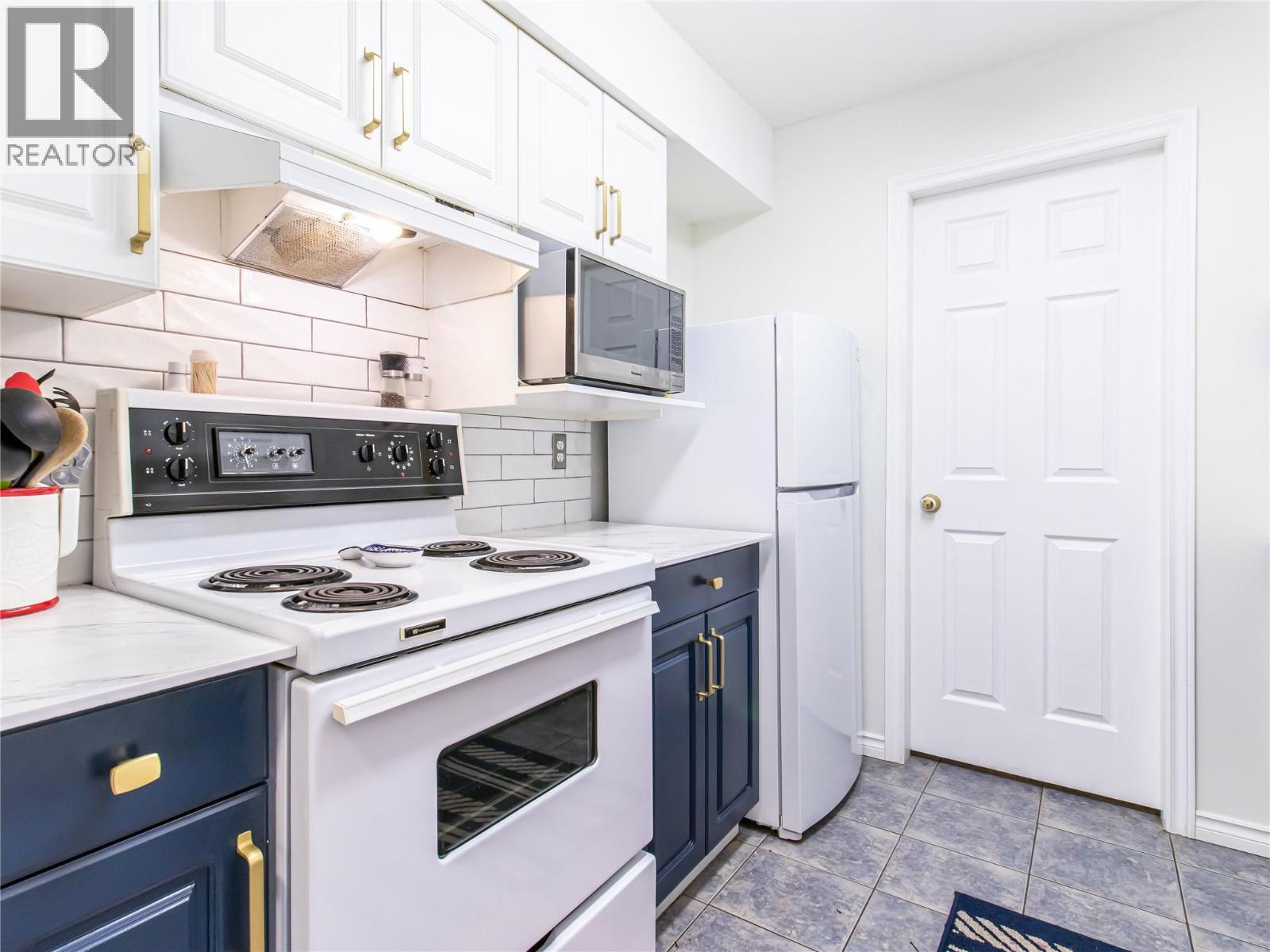 205 650 3 Street Southwest, Salmon Arm