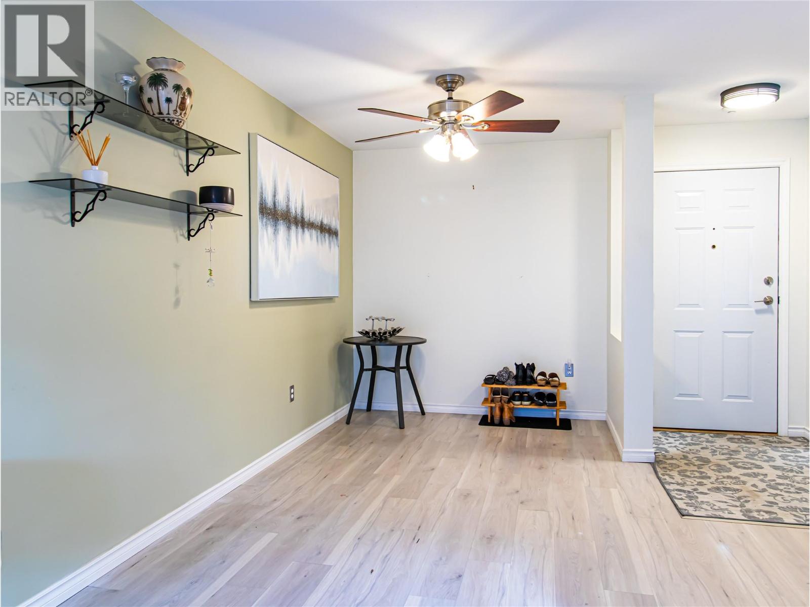 205 650 3 Street Southwest, Salmon Arm