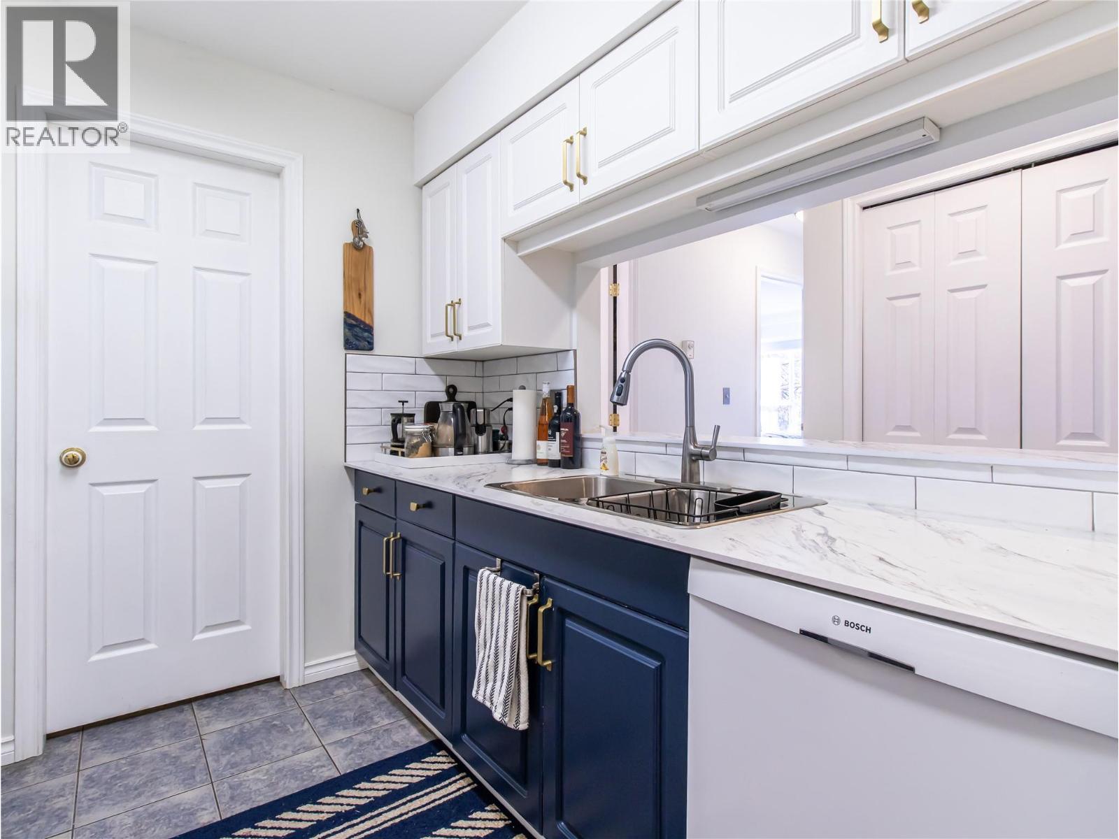 205 650 3 Street Southwest, Salmon Arm