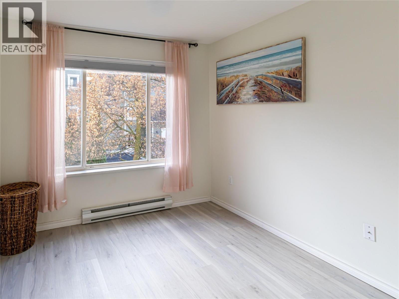 205 650 3 Street Southwest, Salmon Arm